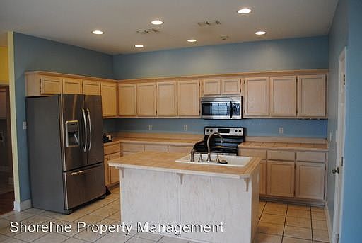 4th image of 11127 Oakcrest Dr