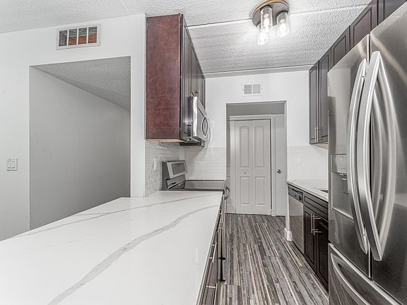 5th image of 3325 Bayshore Blvd Unit C22