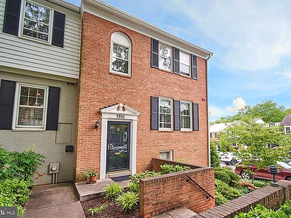 2nd image of 3551 Hamlet Pl #301