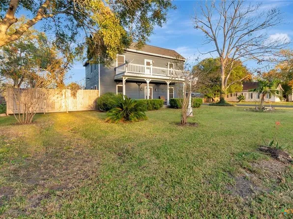 411 S Washington St, El Campo, TX 77437