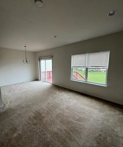 974 King Way — Photo 5