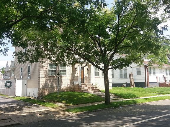 2nd image of 15-17 Sandford Ave