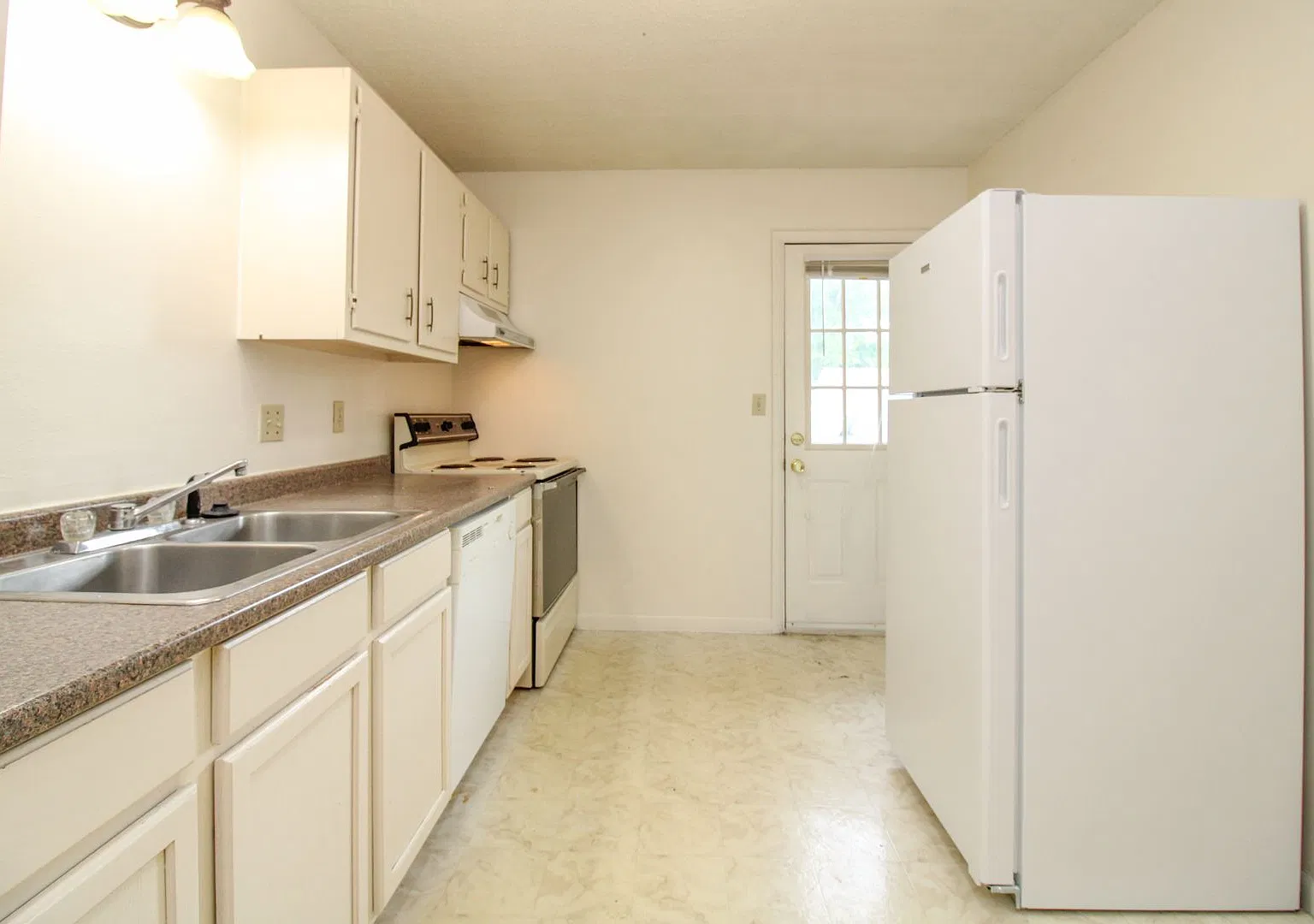 1612 Anthony St. — Photo 3