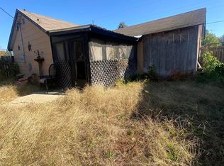 210 S Meridian St, Elnora, IN