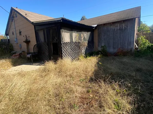 210 S Meridian St, Elnora, IN 47529