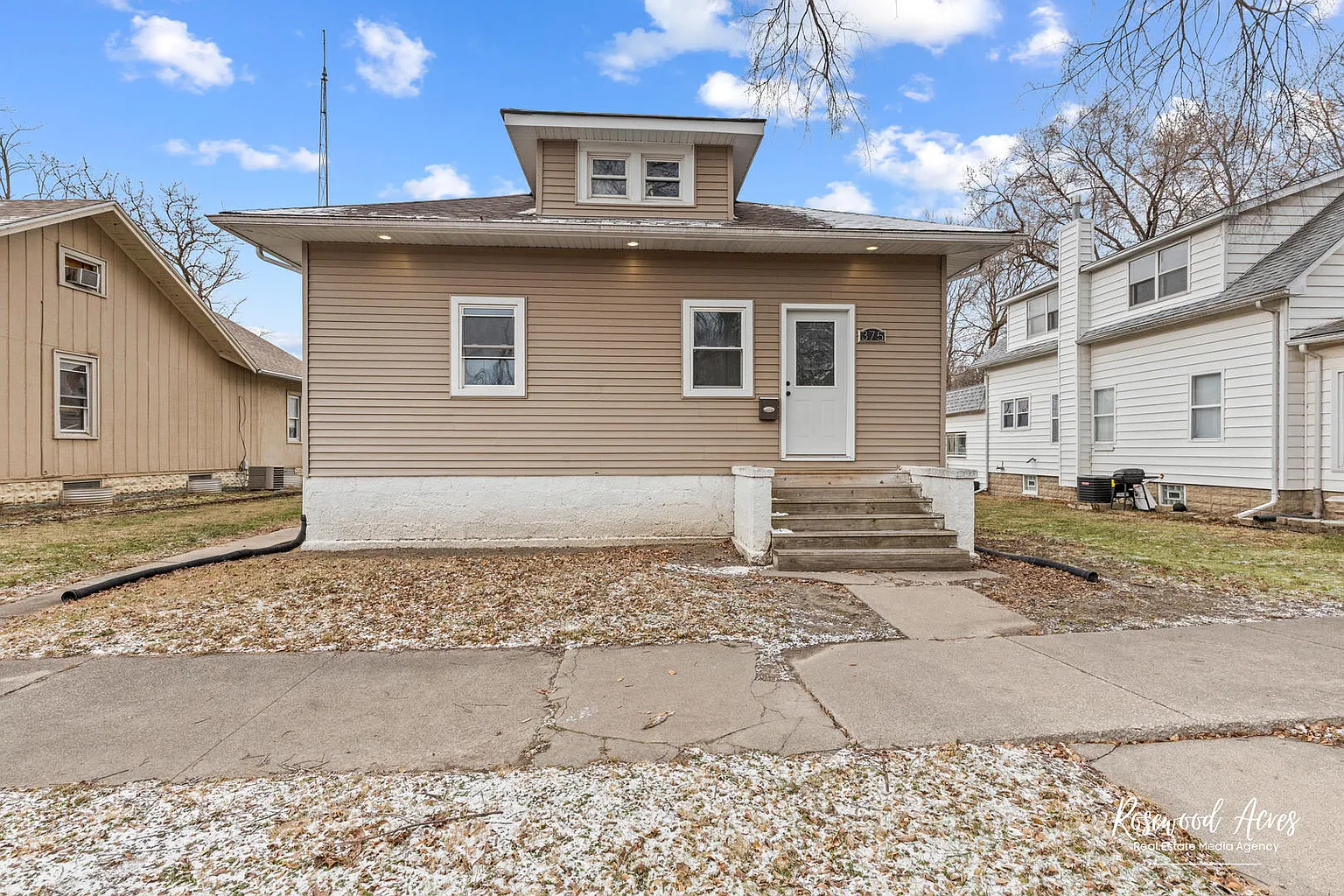 375 S Elm Ave photo 1