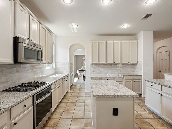 4th image of 4204 Bridgestone Dr