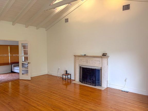 4th image of 441 NE 53rd St