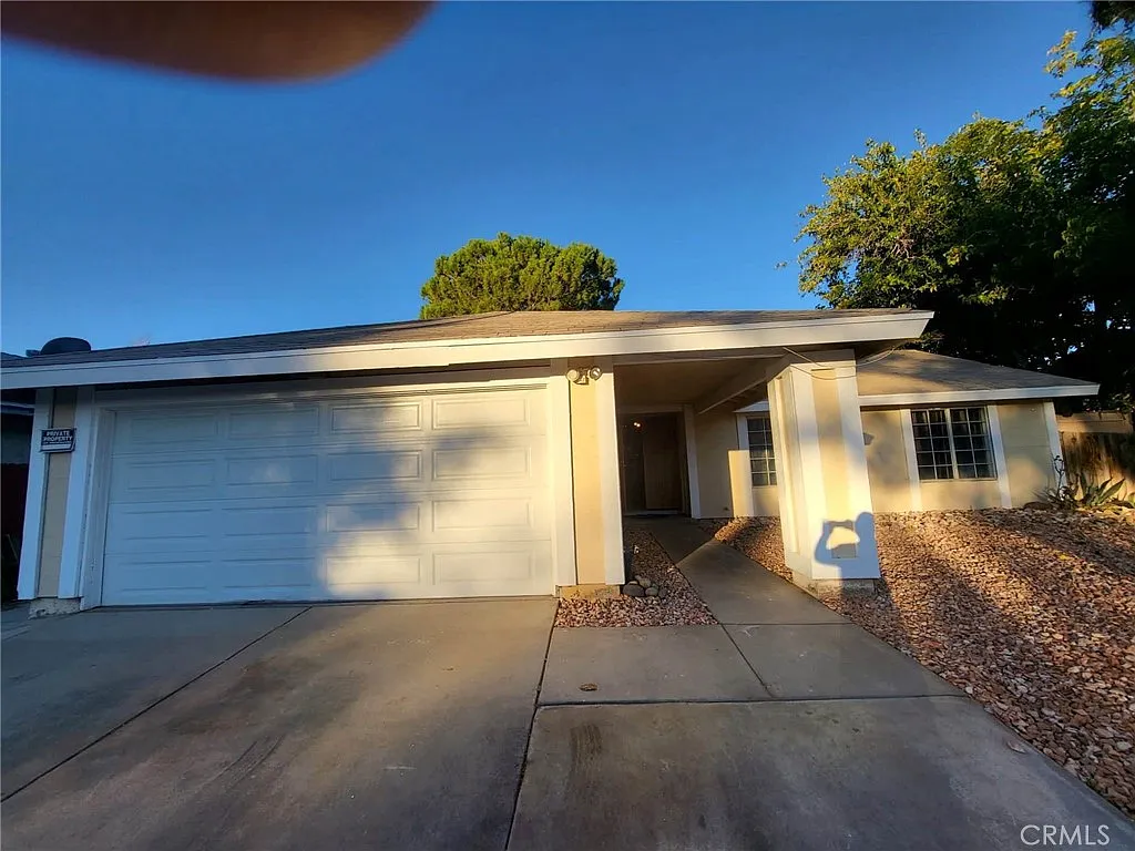 44025 Glenraven Rd photo 1