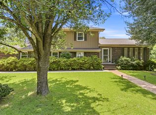 6700 Moss Lake Dr, Hixson, TN 37343