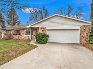 9501 Seagreen Dr, Saginaw, MI 48609