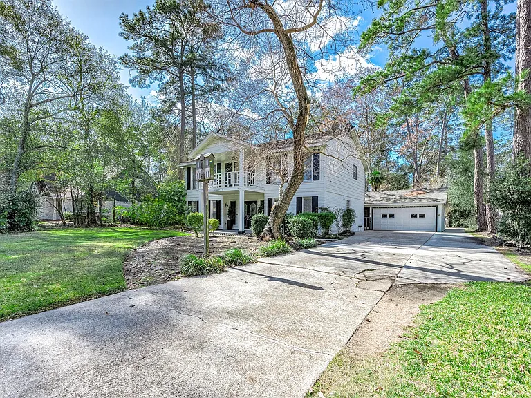 26715 Maplewood Dr — Photo 3