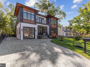 2919 Lawrence Dr, Falls Church, VA 22042