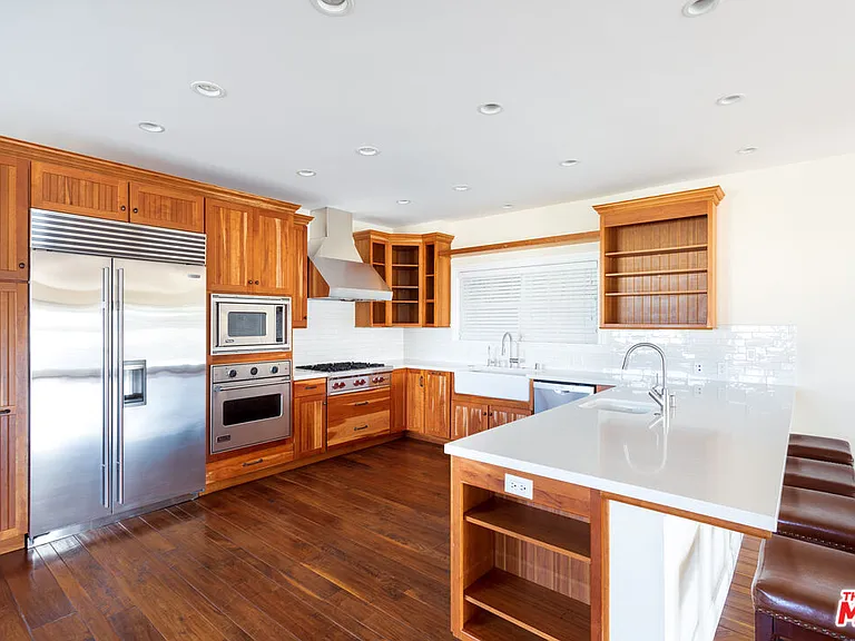 702 Pacific Ave — Photo 12