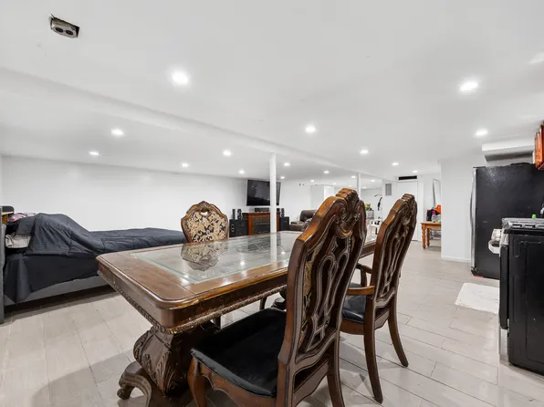 32-30 Anchor Drive image 15 of 33