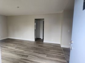 647 Dutton Avenue - 11