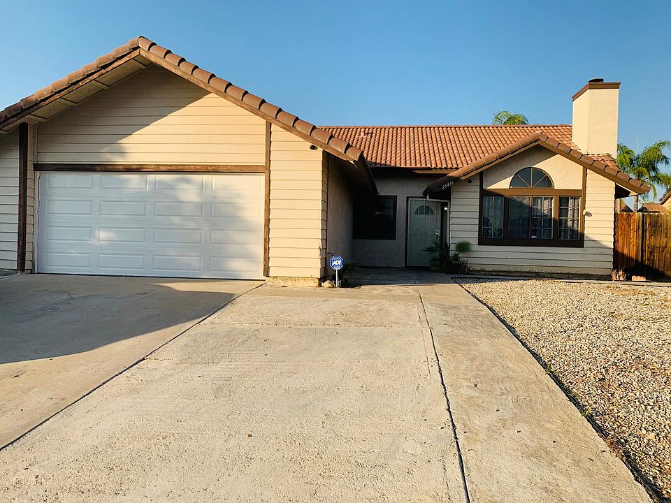 1st image of 25436 Dracaea Ave