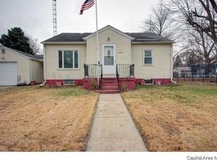 306 E Chestnut St, Chatham, IL 62629