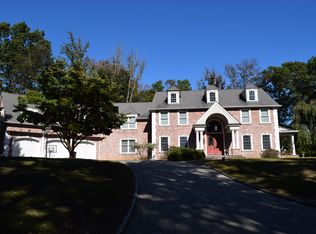 5 Saddle Horn Dr, Upper Saddle River, NJ 07458