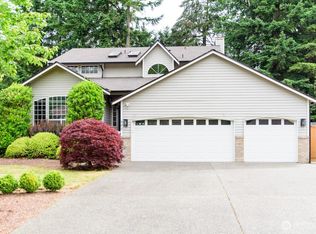 903 198th Ave E, Lake Tapps, WA 98391