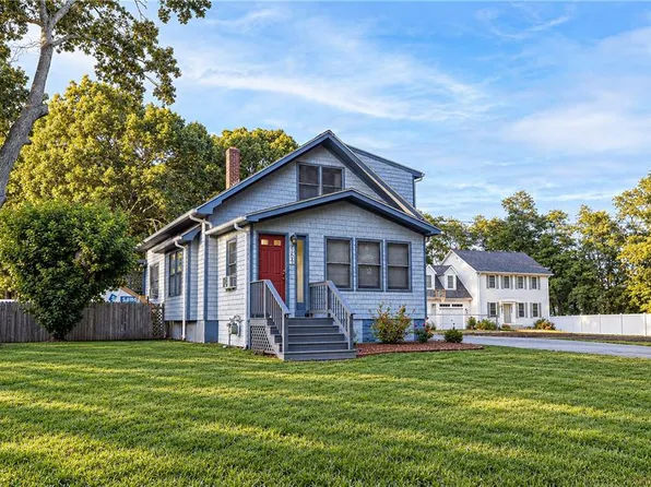 565 Sandy Ln, Warwick, RI 02889