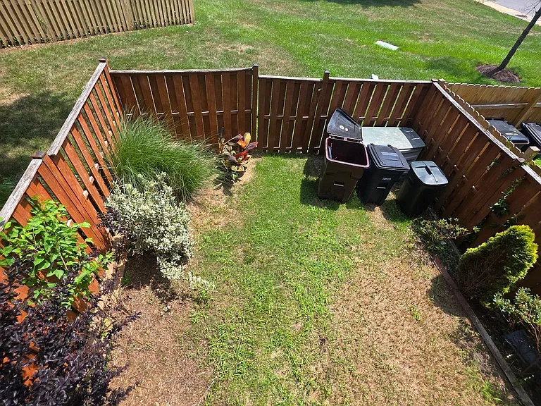 940 Newington Ct — Photo 15