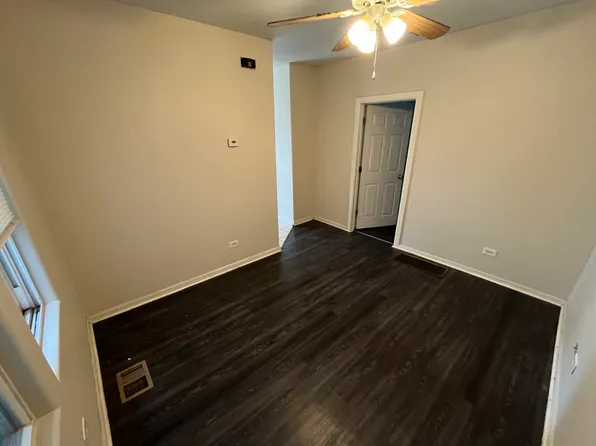 8712 S Exchange Ave #1R, Chicago, IL 60617