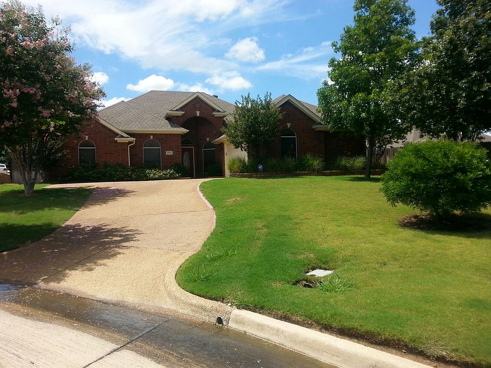 1st image of 2307 Eric Ln