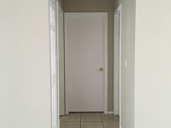2nd image of 501 NW Juanita Ct