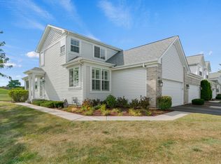 8419 Owl Ct, Crystal Lake, IL 60014