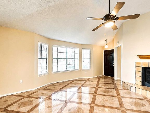 4th image of 2332 Chestnut Way