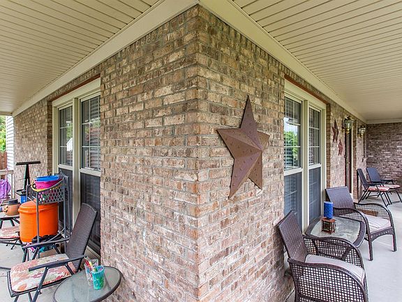 3rd image of 3964 Westbrook Dr