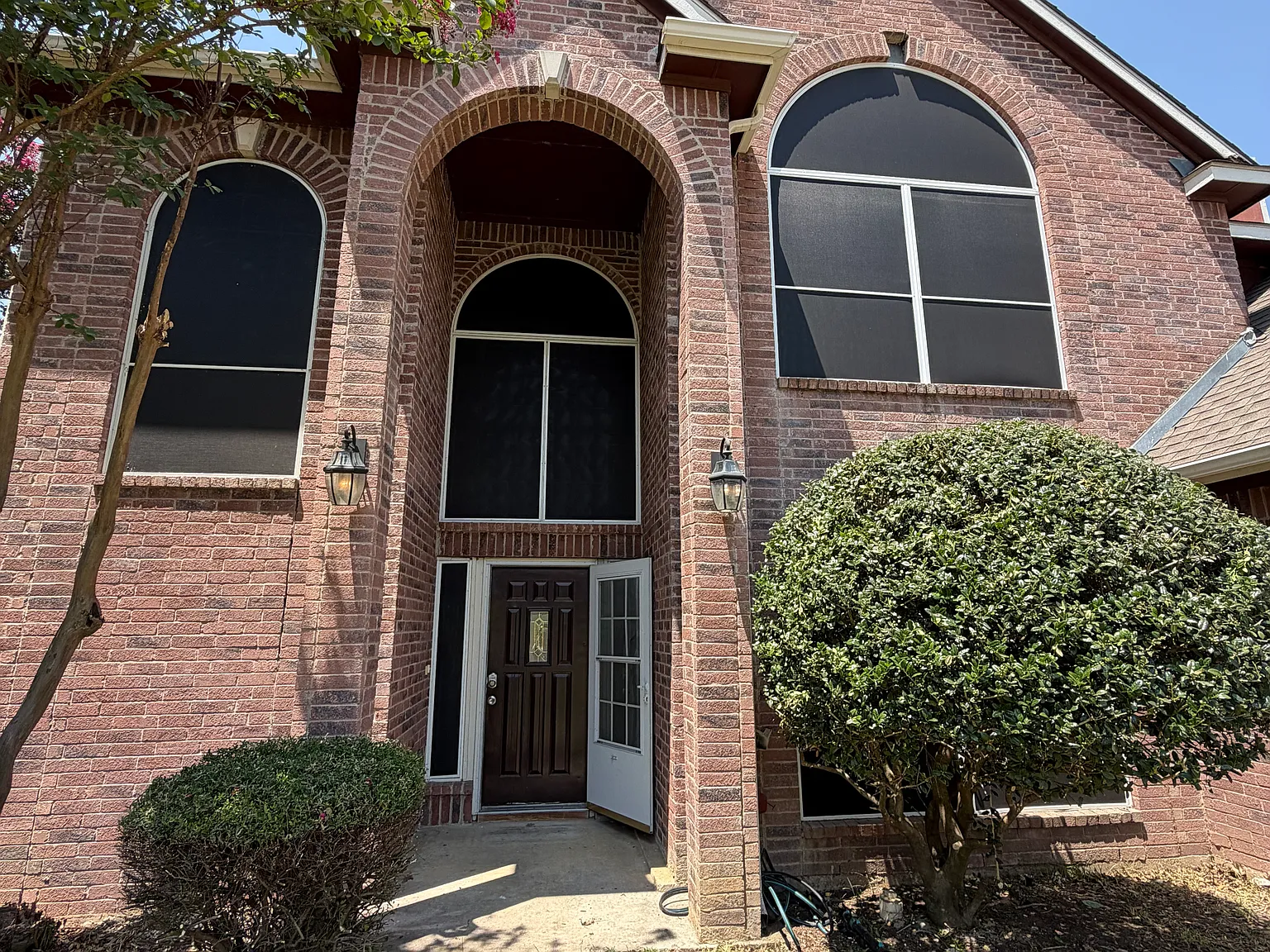 3 bed, 2.5 bath, 2290 sqft, $2,700 — Photo 3