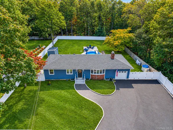 20 Danbury Avenue, Patchogue, NY 11772