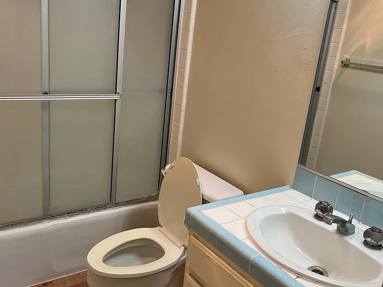 1805 N Verdugo Rd #15 — Photo 6