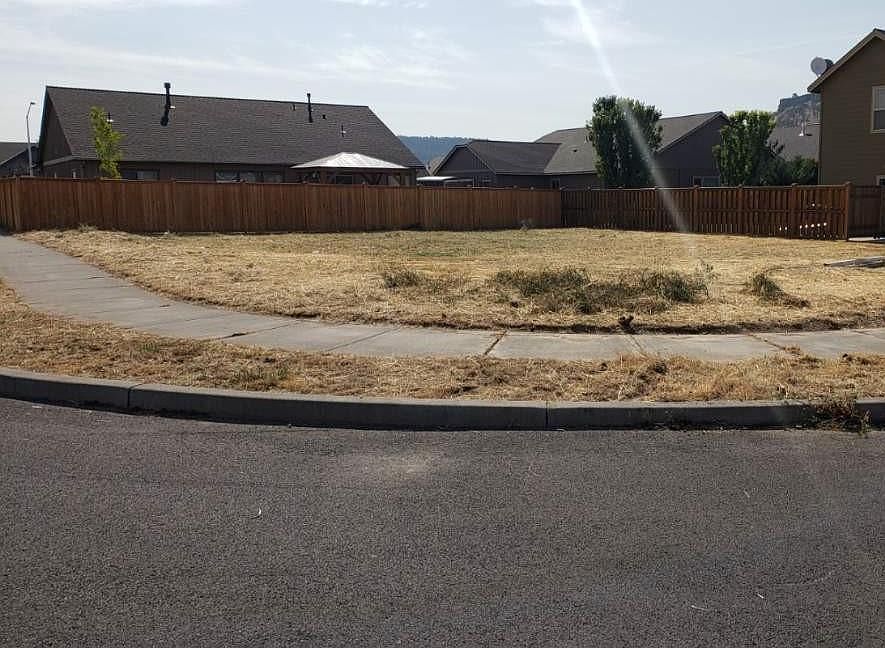1st image of SE Pioneer Dr