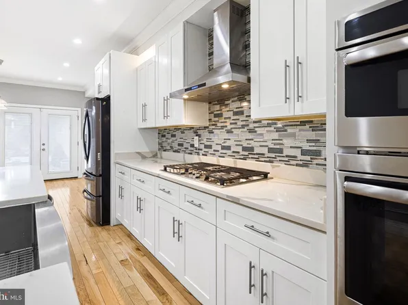 126 Tasker St, Philadelphia, PA 19148