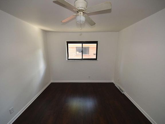 2nd image of 1818 Sutton Ave APT 10