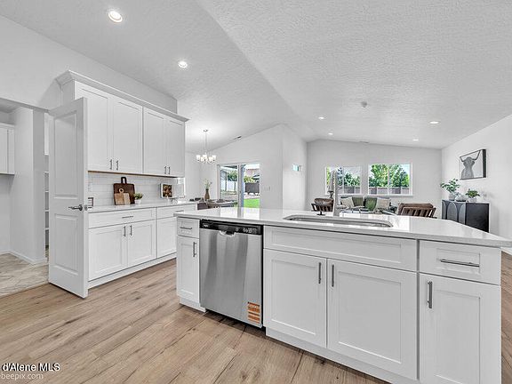 4th image of 4260 N Arrowleaf Loop