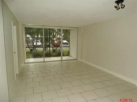 2nd image of 116 Royal Park Dr APT 1G