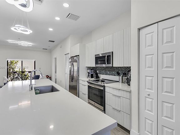 5th image of 7925 NW 104th Ave APT 28