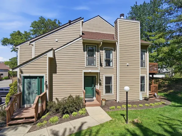 9338 Hunters Creek Dr, Cincinnati, OH 45242