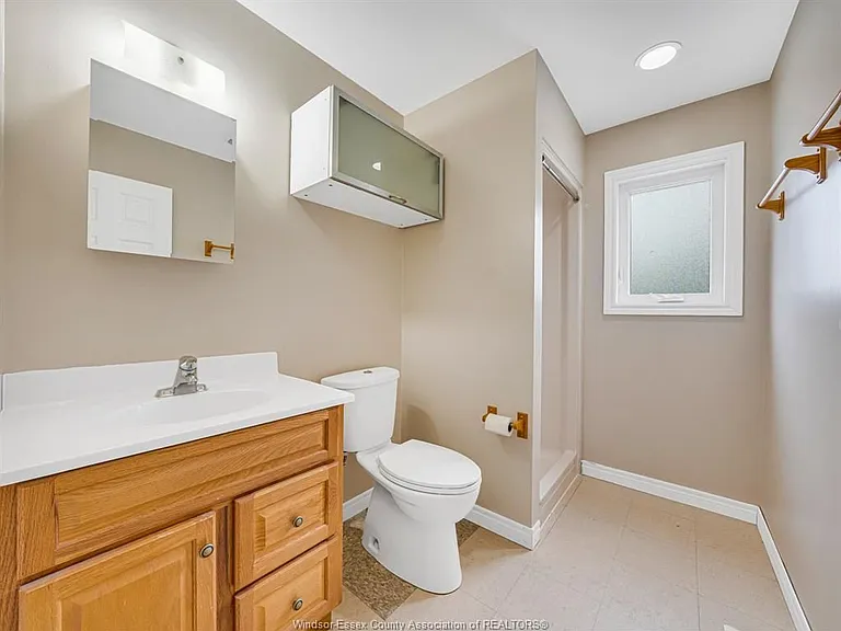 2929 Donnelly St — Photo 27