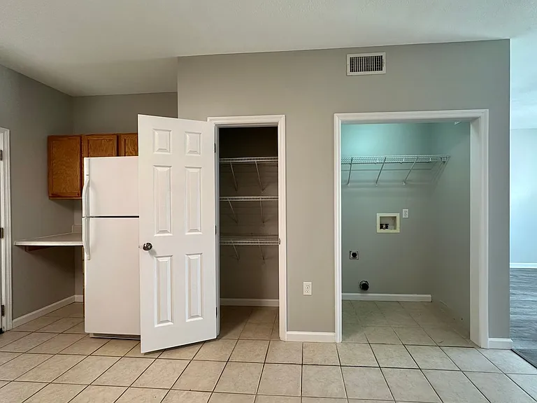Rand Powell Apartment Homes — Photo 34