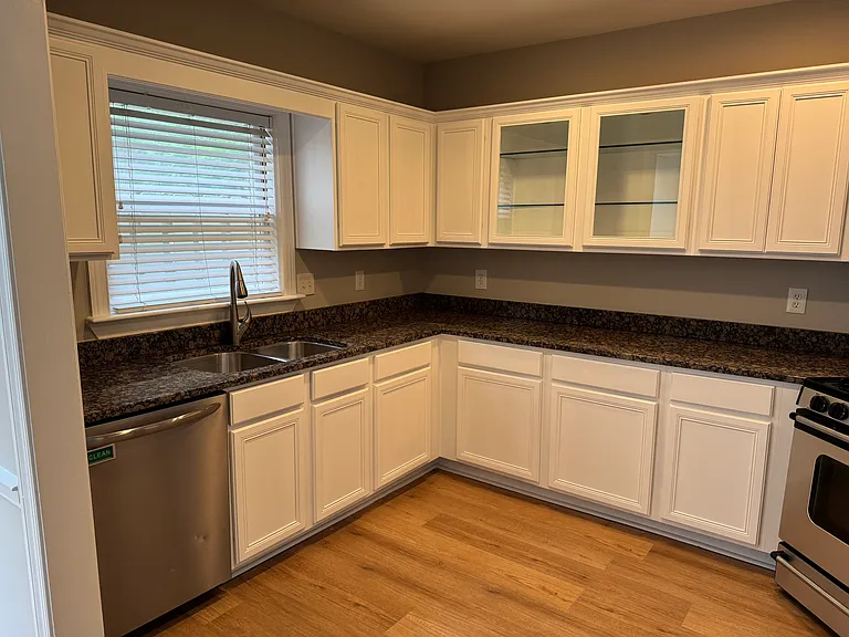 28 Mount Vernon Cir — Photo 11