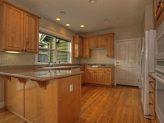 5th image of 6535 127th Pl SE