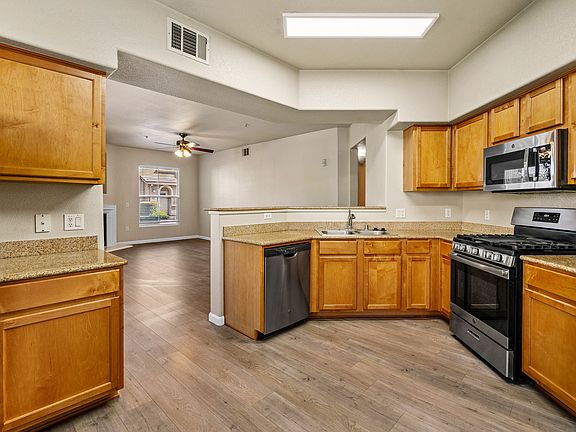 3rd image of 5350 Dunlay Dr #2916-1