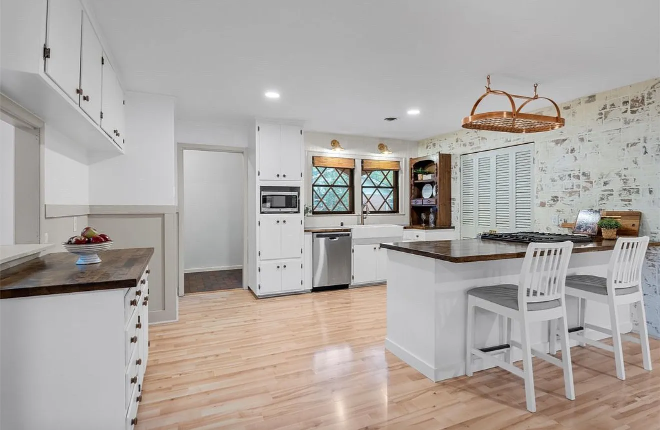 2607 Glendale Dr — Photo 4