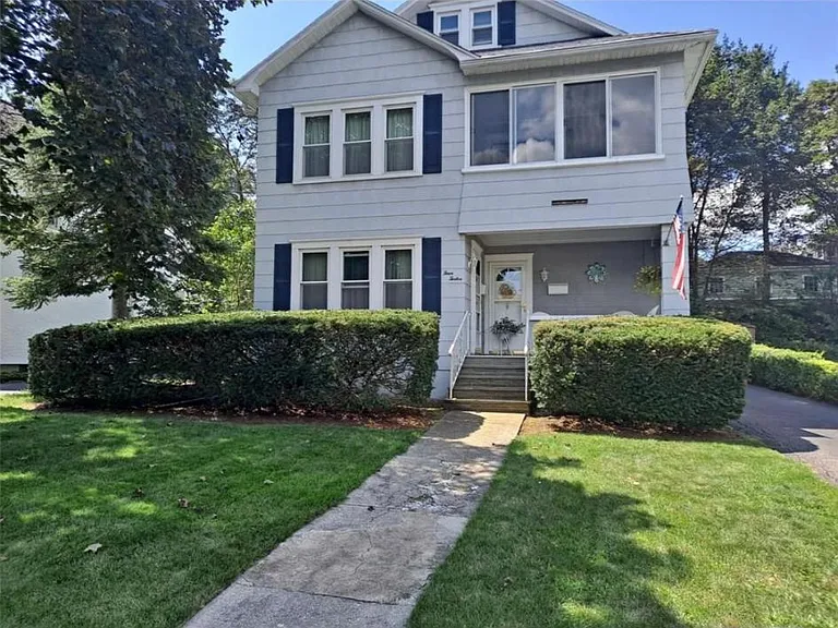 412 Massachusetts Ave — Photo 1