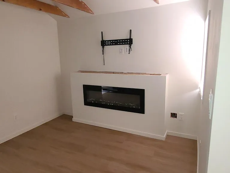 343 Stewart St #1/2 — Photo 20